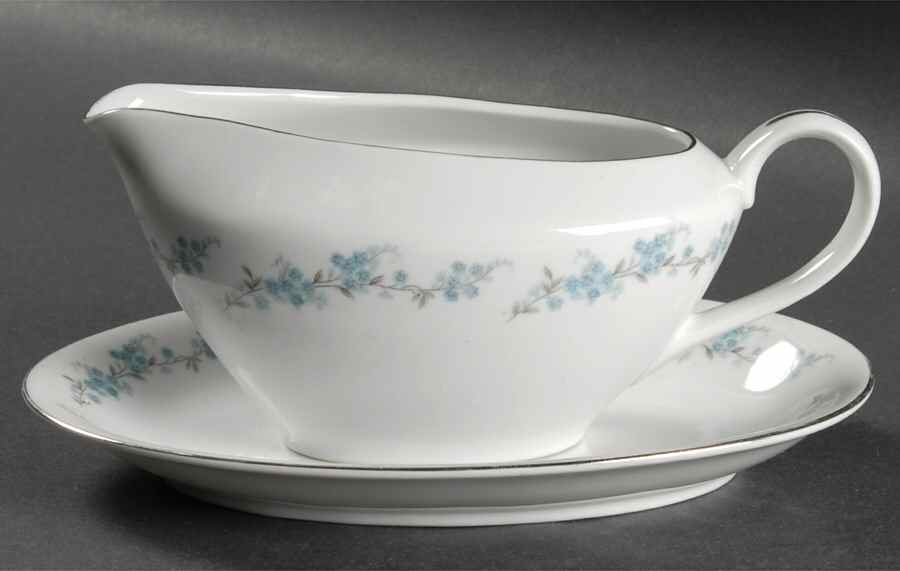 Nancy (Center Design) Gravy Boat & Underplate/Relish by Yamaka-1