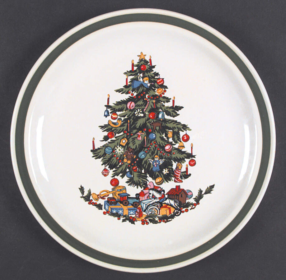 Noel Dinner Plate by Yamaka-1
