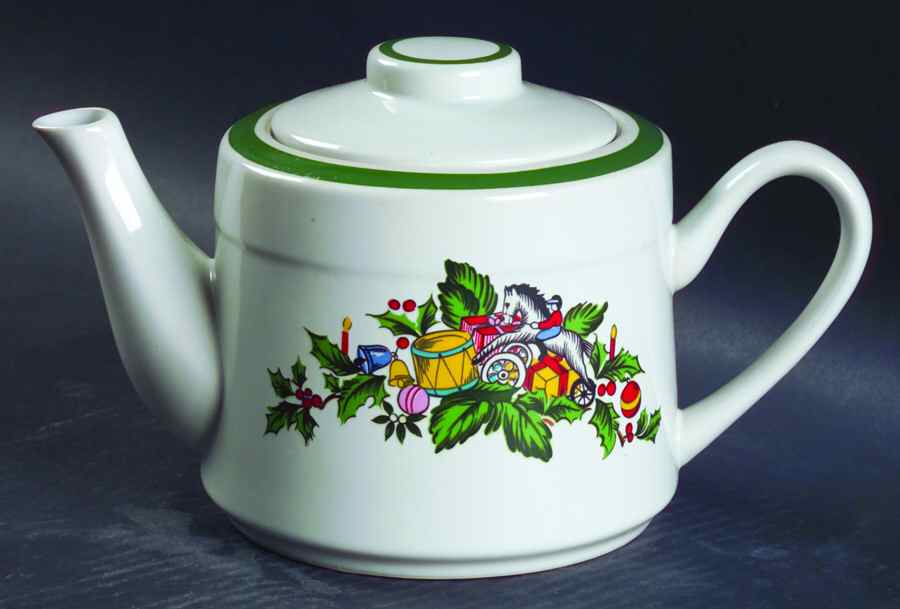 Noel Teapot & Lid by Yamaka-1