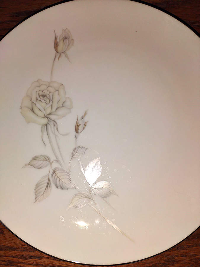 Windsor Rose Dinner Plate by Yamaka-1
