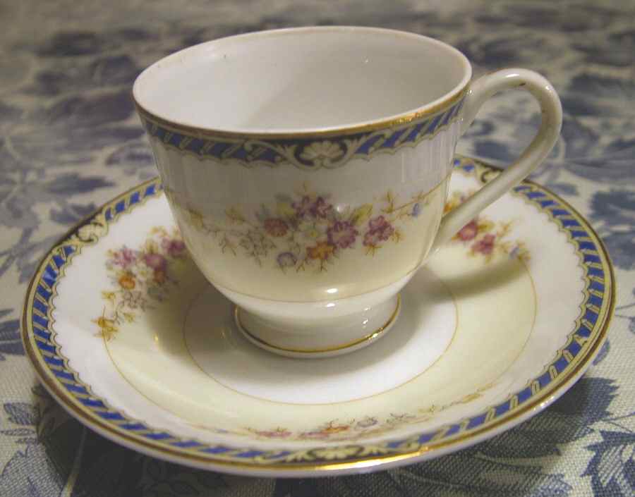 YAM59 Footed Cup & Saucer Set by Yamaka-1