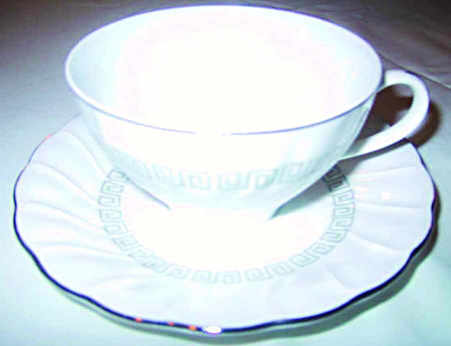 YAM64 Flat Cup & Saucer Set by Yamaka-1