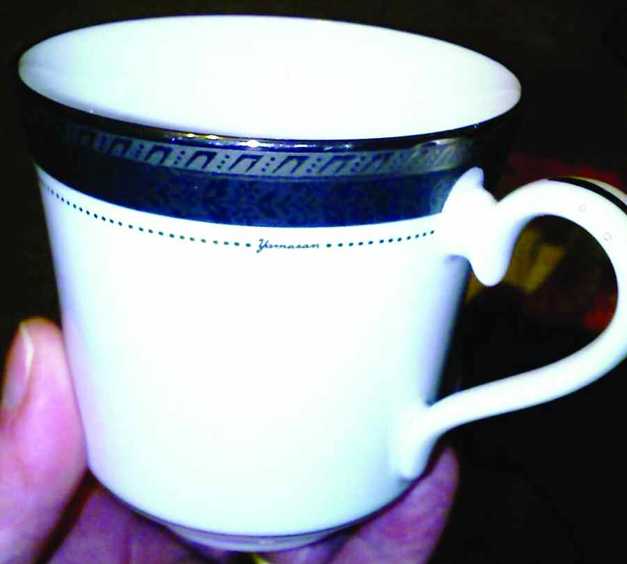 Midnight Brocade Flat Cup by Yamasen-1