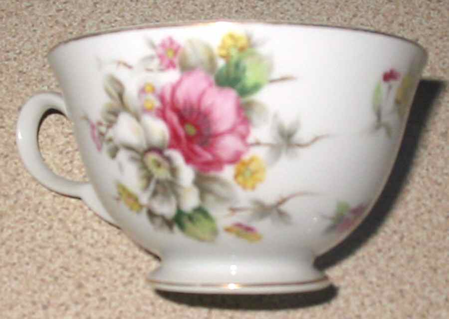 YAM73 Footed Cup by Yamaka-1