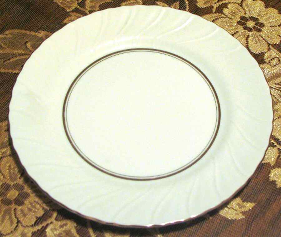 Serene Dinner Plate by Yamaka-1
