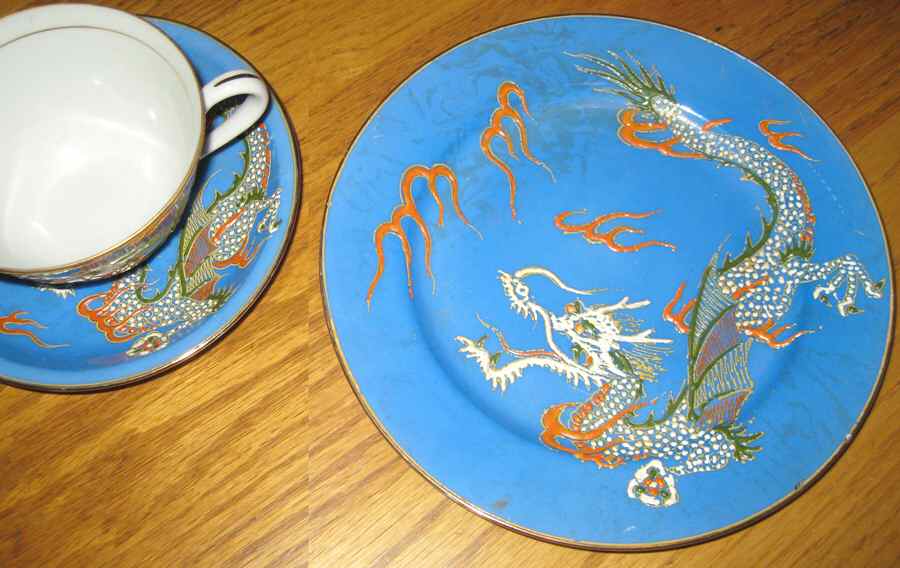 YAM81 Dinner Plate by Yamaka-1