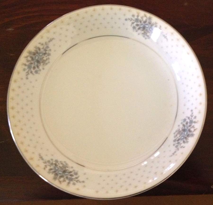 Newport Dinner Plate by Yamaka-1