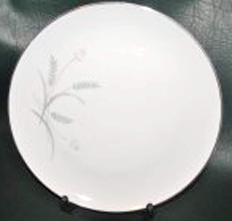 Royalty Dinner Plate by Yamato-1