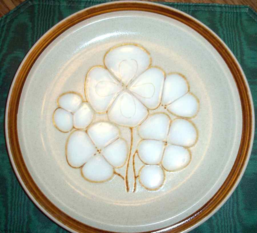Continental Kent Dinner Plate by Yamaka-1