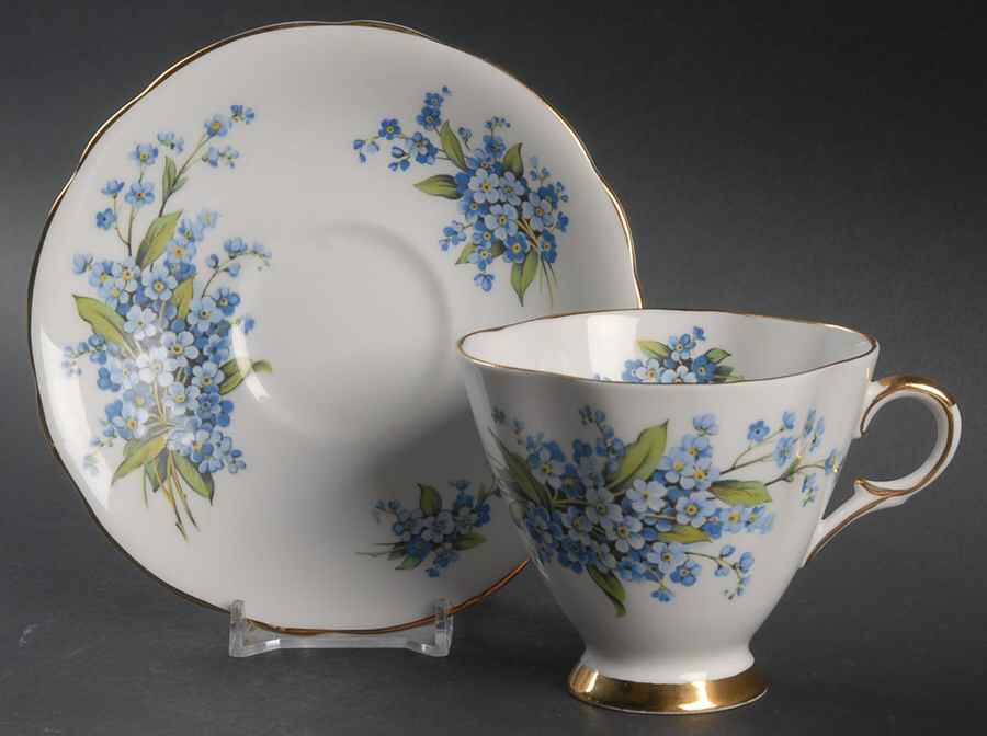 X1349 Footed Cup & Saucer Set by Royal Lanbil-1