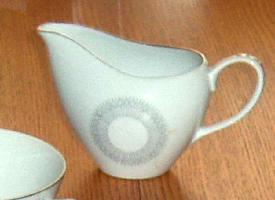 Moderne Creamer by Yamaka-1