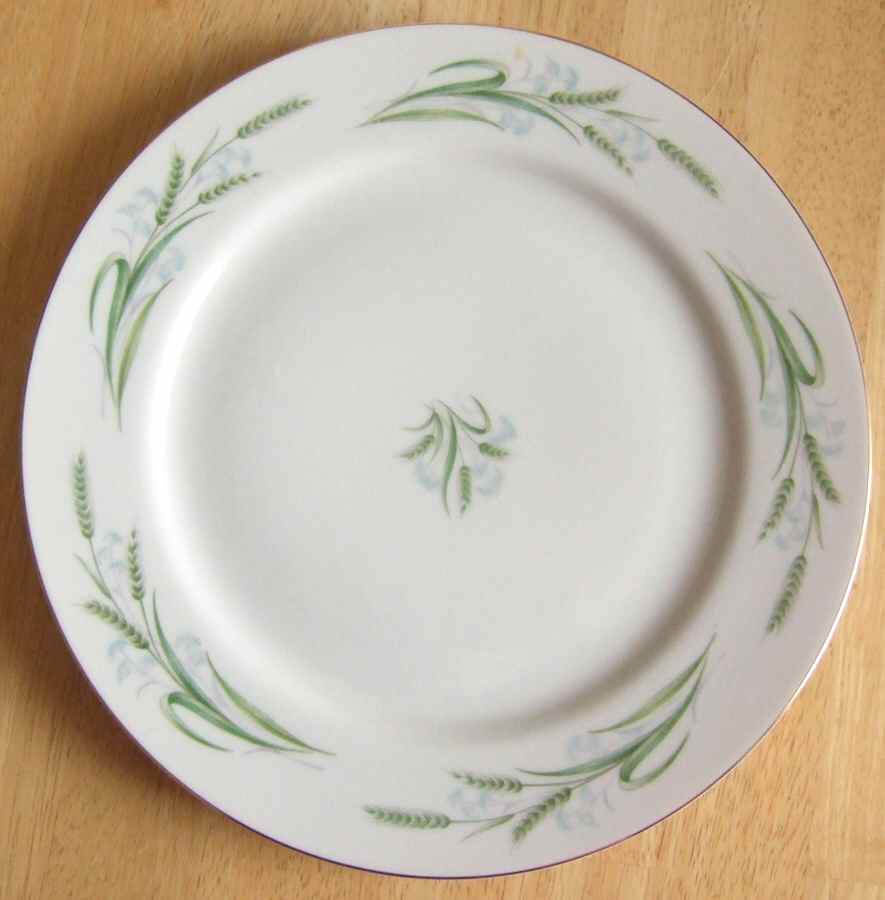 Chantilly Dinner Plate by Yamaka-1