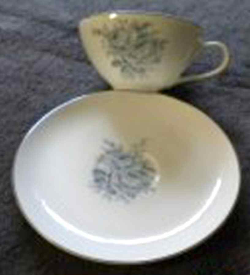 Melody Flat Cup & Saucer Set by Yamaka-1