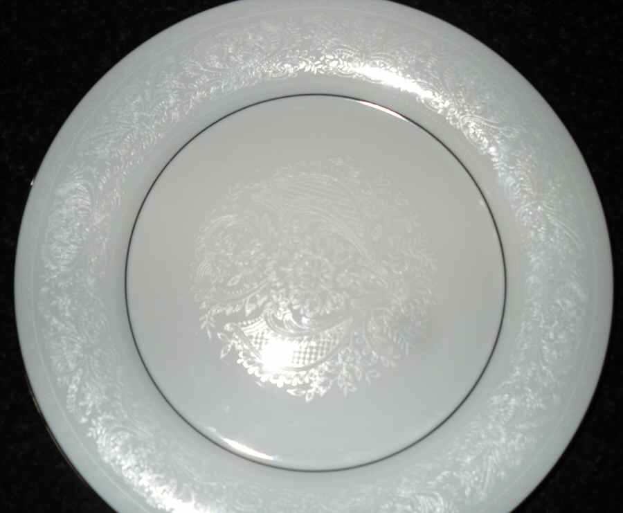 Tiara Dinner Plate by Yamasen-1