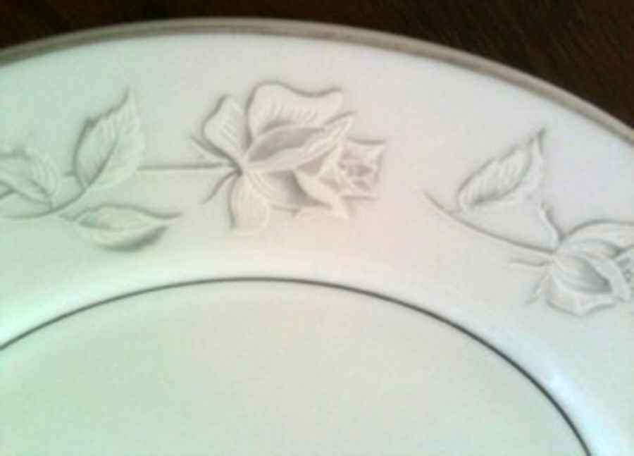 4173 Dinner Plate by Yamato-1