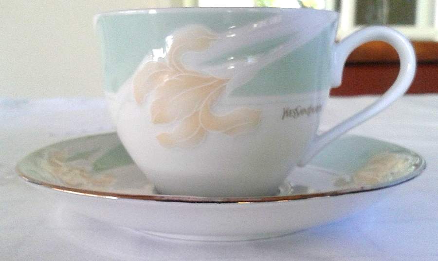 YAM100 Flat Cup & Saucer Set by Yamaka-1