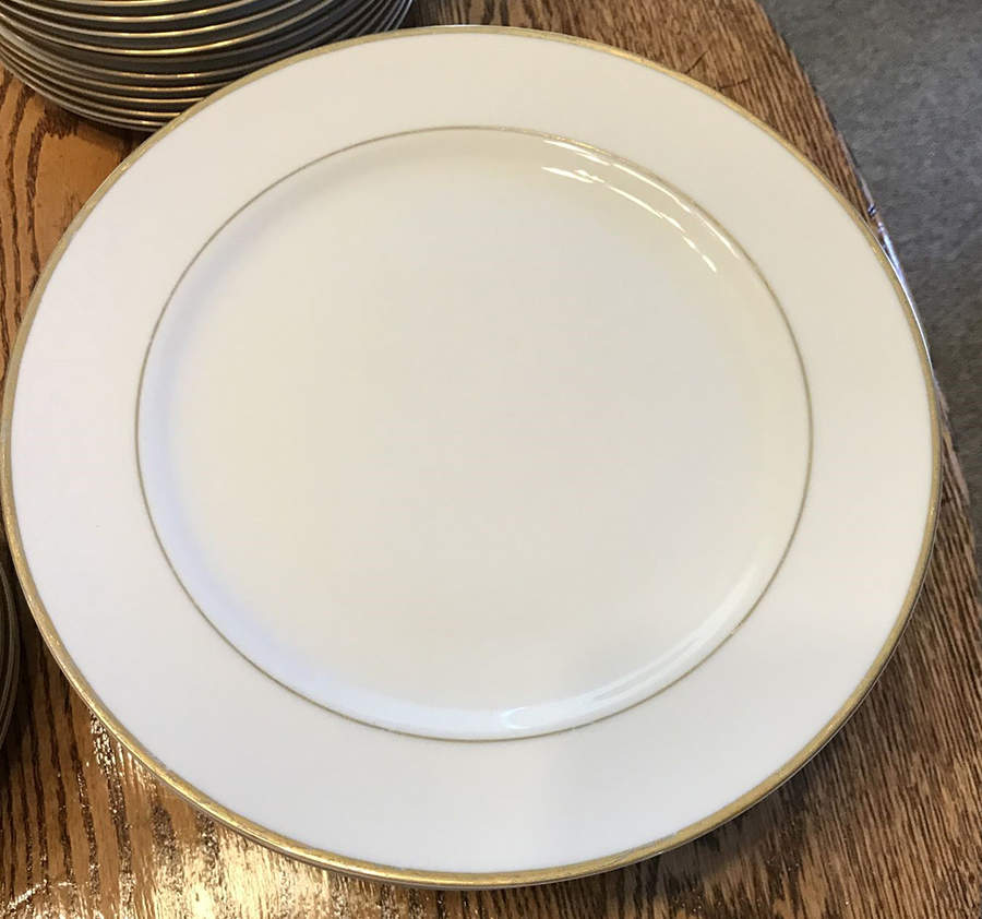 K-616 Dinner Plate by Yamaka-1