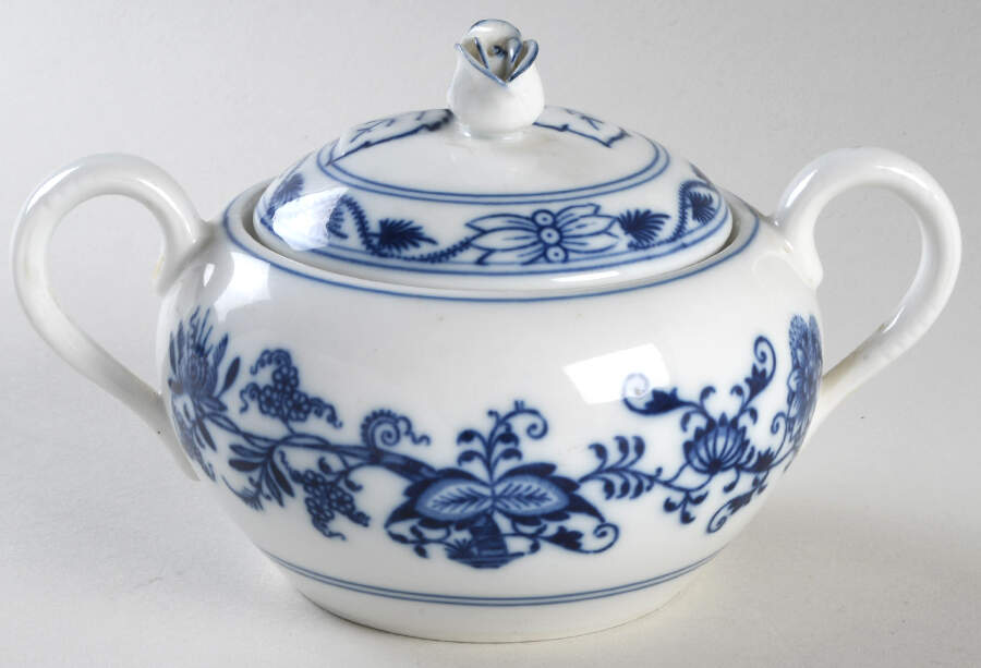 Blue Onion Sugar Bowl & Lid by Zwiebelmuster-1