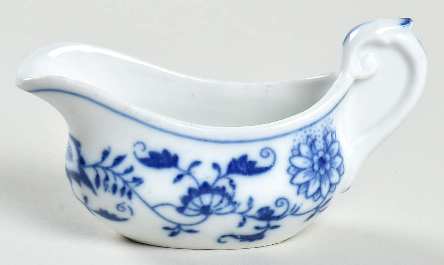 Blue Onion Individual Gravy Boat by Zwiebelmuster-1