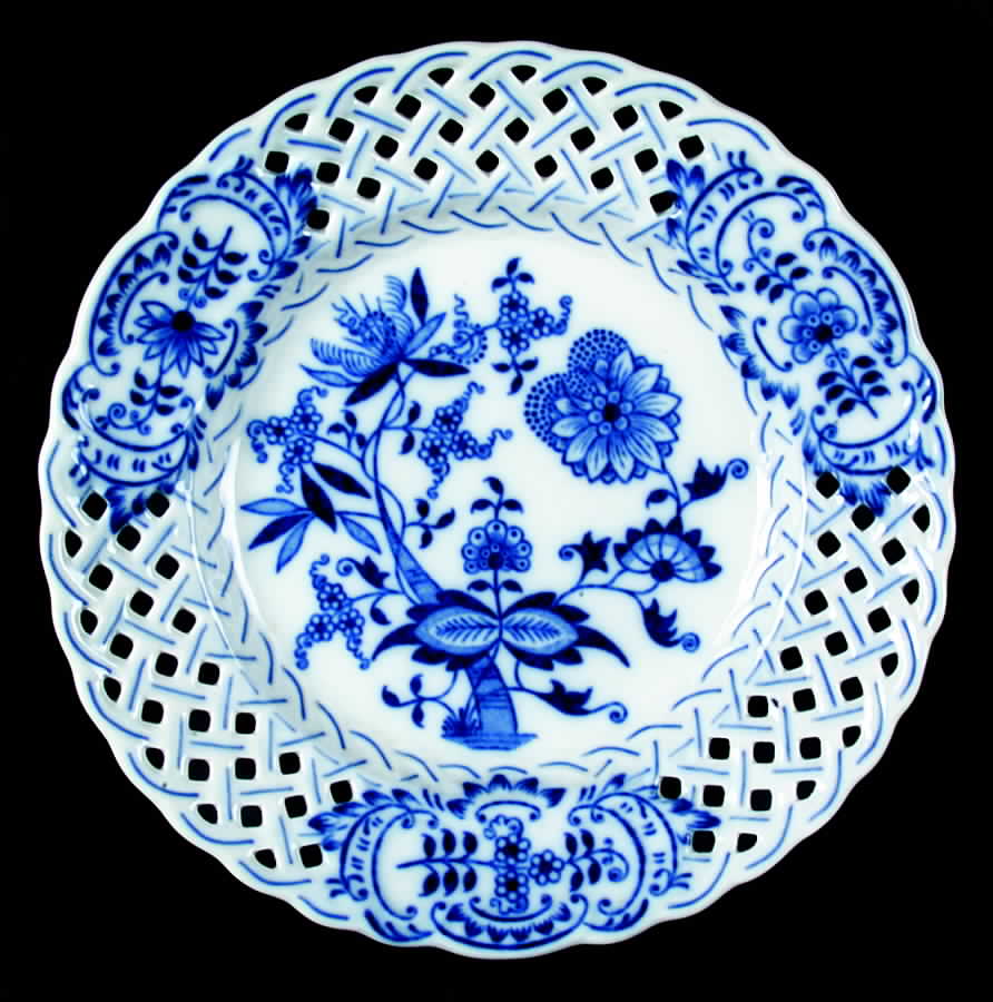 Blue Onion 7'' Pierced Plate by Zwiebelmuster-1