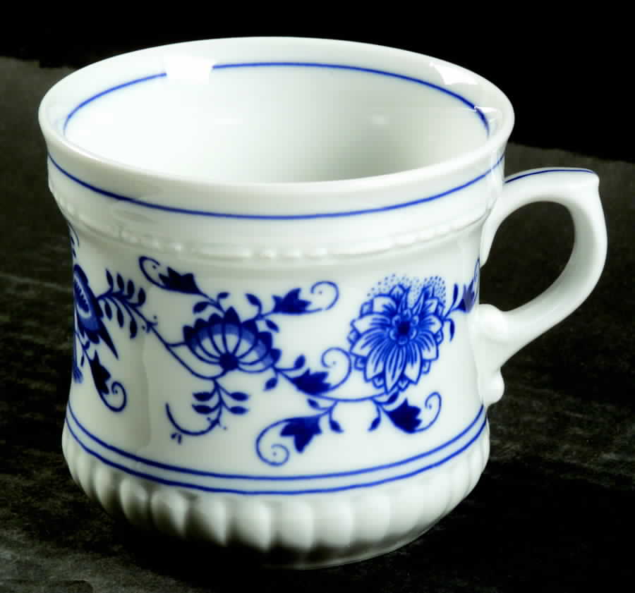 Blue Onion Mug by Zwiebelmuster-1