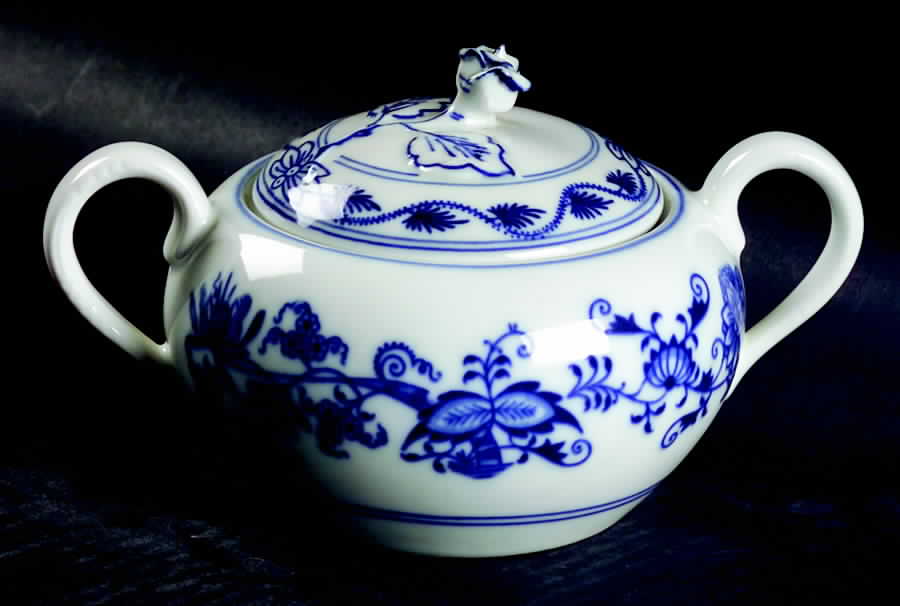 Blue Onion Sugar Bowl & Lid by Zwiebelmuster-1