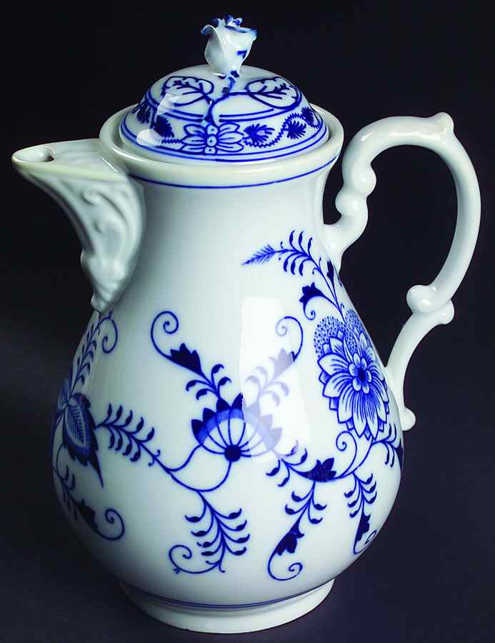 Blue Onion Coffee Pot & Lid by Zwiebelmuster-1