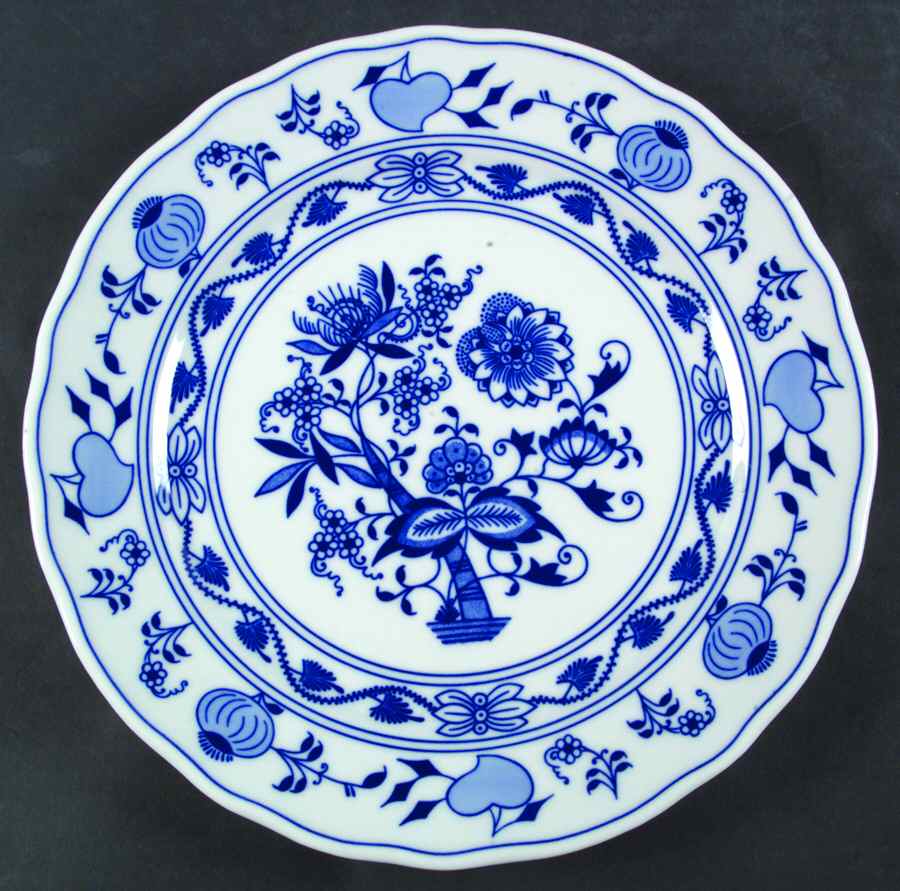 Blue Onion Dinner Plate by Zwiebelmuster-1