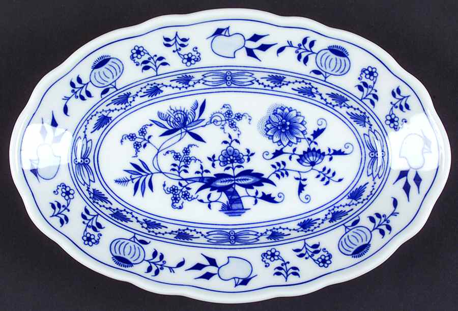 Blue Onion 9" Oval Serving Platter by Zwiebelmuster-1