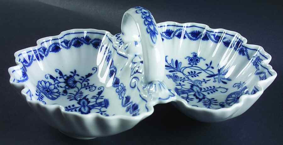 Blue Onion 2-Part Handled Relish by Zwiebelmuster-1