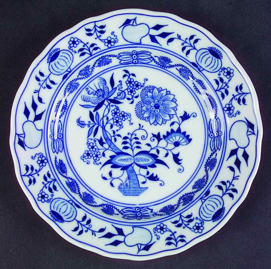 Blue Onion Salad Plate by Zwiebelmuster-1