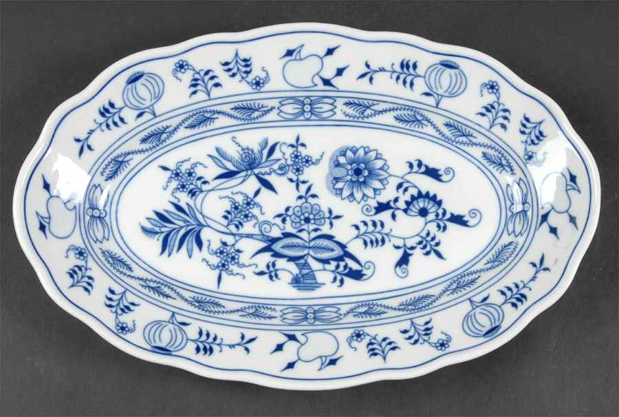 Blue Onion 12" Oval Serving Platter by Zwiebelmuster-1