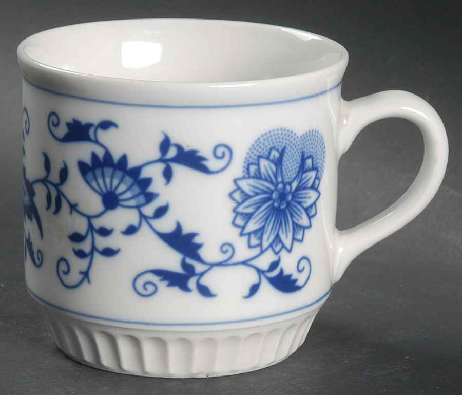 Blue Onion Mug by Zwiebelmuster-1