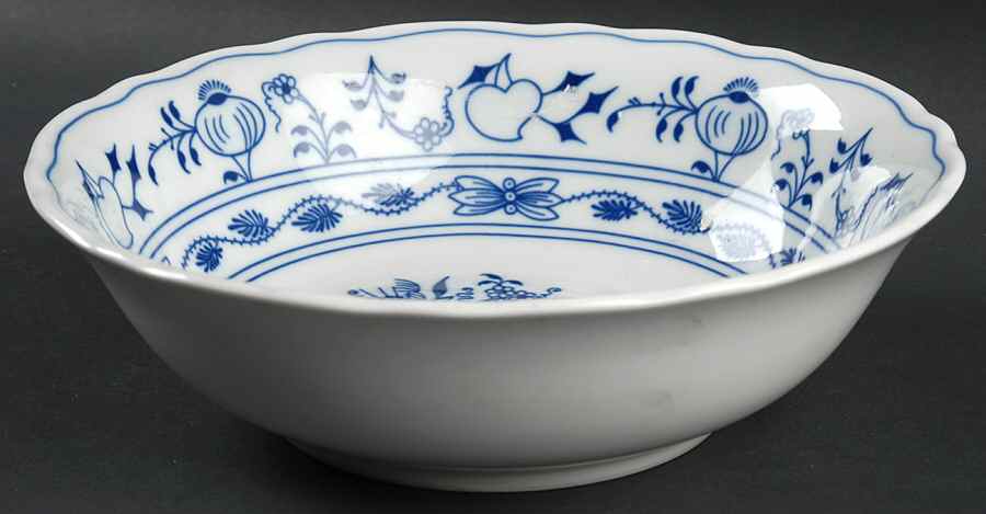 Blue Onion 9" Round Vegetable Bowl by Zwiebelmuster-1