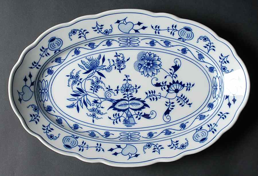 Blue Onion 13" Oval Serving Platter by Zwiebelmuster-1
