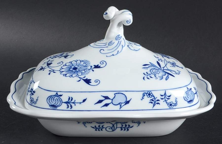 Blue Onion Rectangular Covered Vegetable by Zwiebelmuster-1