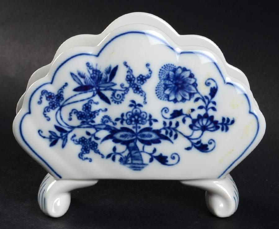 Blue Onion Napkin Holder by Zwiebelmuster-1