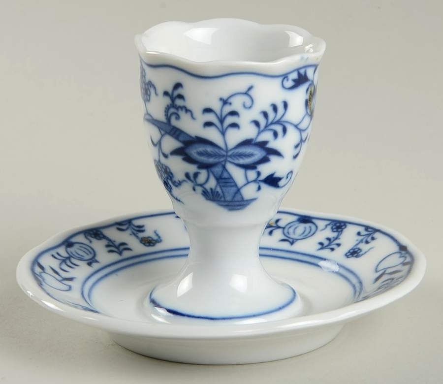 Blue Onion Egg Cup with Attached Underplate by Zwiebelmuster-1