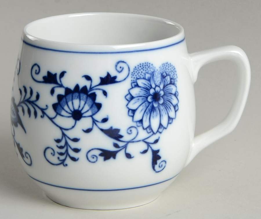Blue Onion Mug by Zwiebelmuster-1