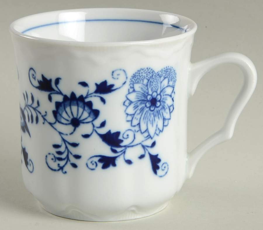 Blue Onion Mug by Zwiebelmuster-1