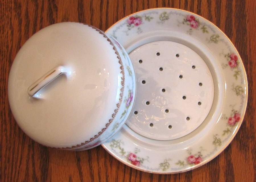 SCR271 Round Covered Butter by Scherzer-1