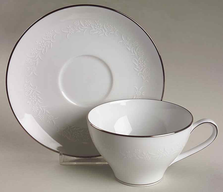 Snow Flower Flat Cup & Saucer Set by Zylstra-1