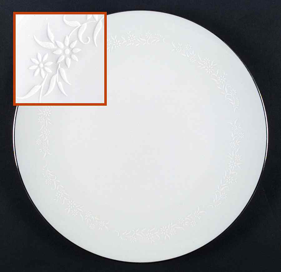 Snow Flower Dinner Plate by Zylstra-1