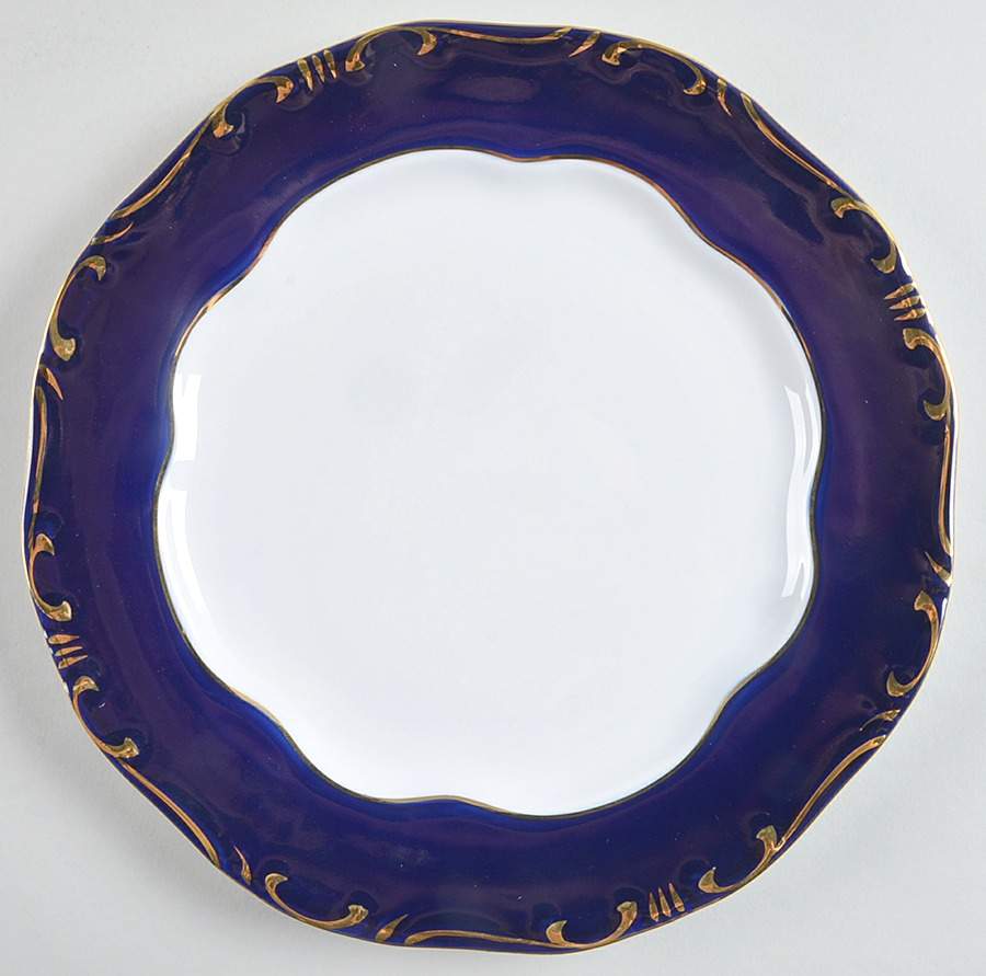 Pompadour III Dinner Plate by Zsolnay-1