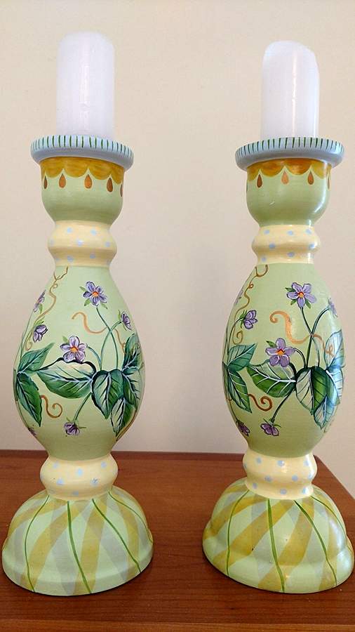 Viola Mint Wood Pillar Candleholder by Zrike-1