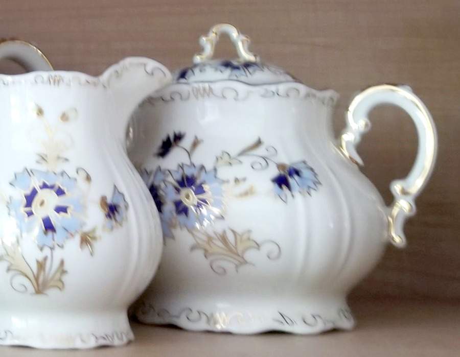 9335-059 Sugar Bowl & Lid by Zsolnay-1