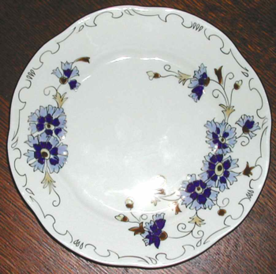 9335-059 Dinner Plate by Zsolnay-1