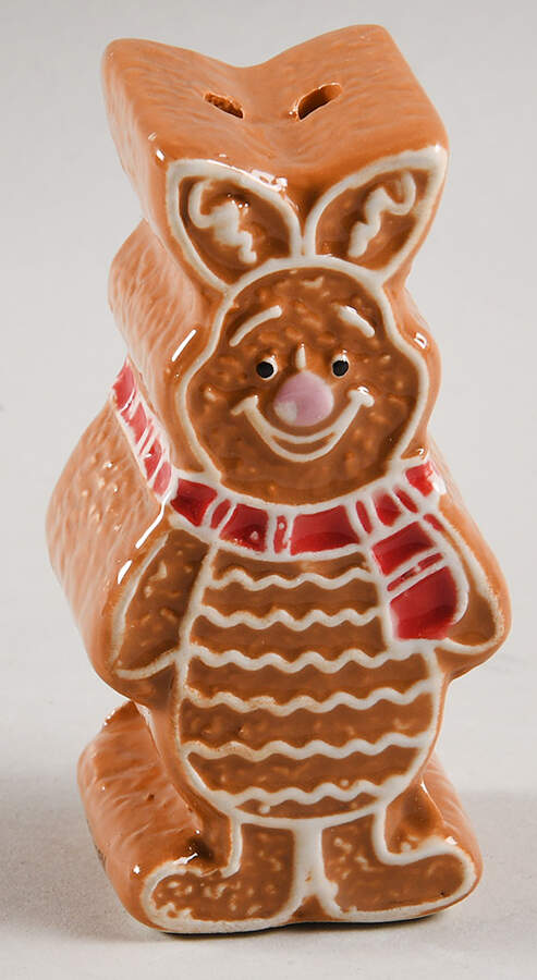 Winnie the Pooh (Figural) Figural Pepper Shaker by Zrike-1