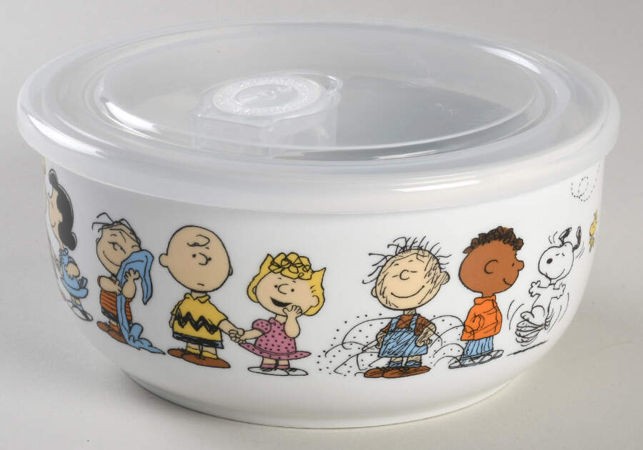 Peanuts 26 Oz Round Plastic Microwave Bowl & Vented Lid by Zrike-1