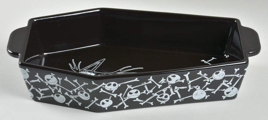 Nightmare Before Christmas 2 Qt Coffin Shaped Figural Baker No Lid by Zrike-1